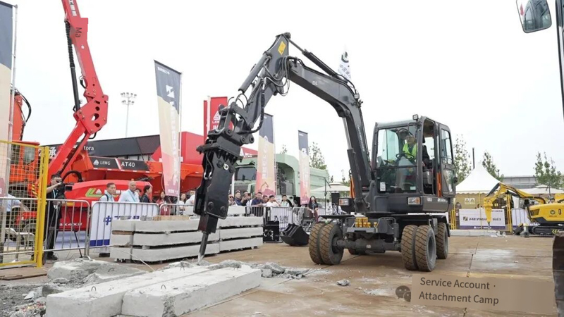 Hydraulic Breakers